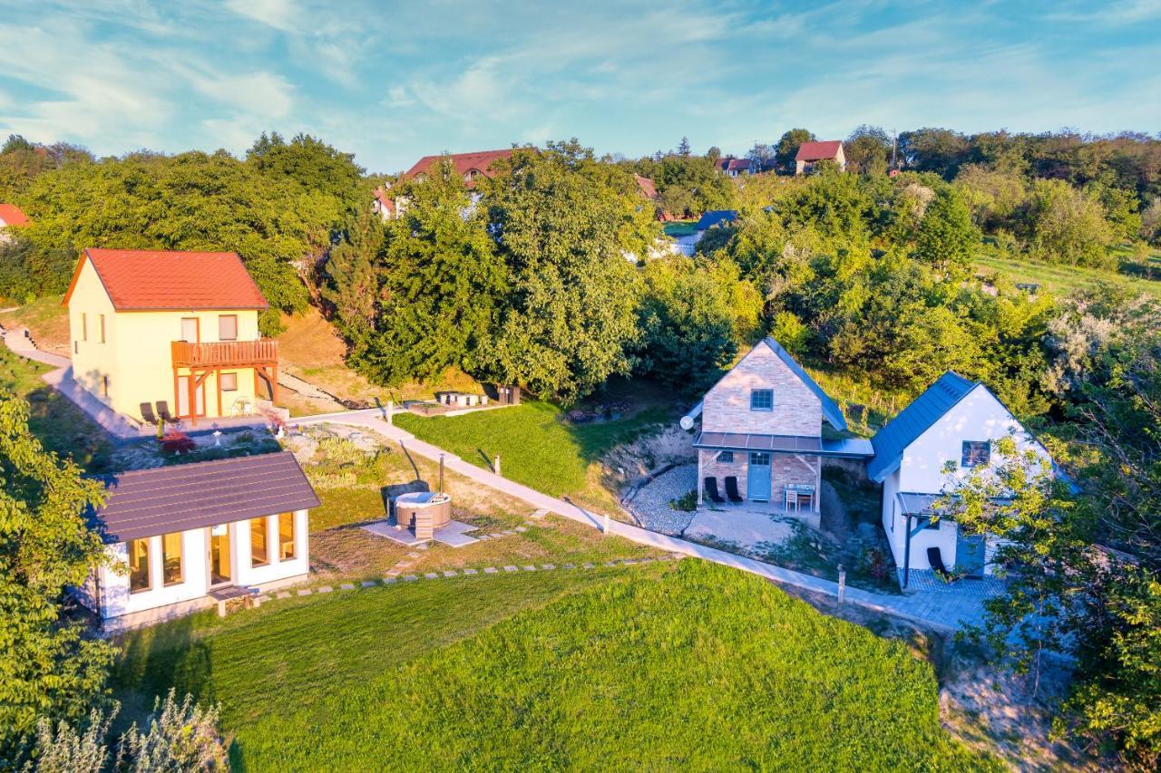 Borarium Vendeghazak - Zenit Haz Hotel Pazmand Exterior foto