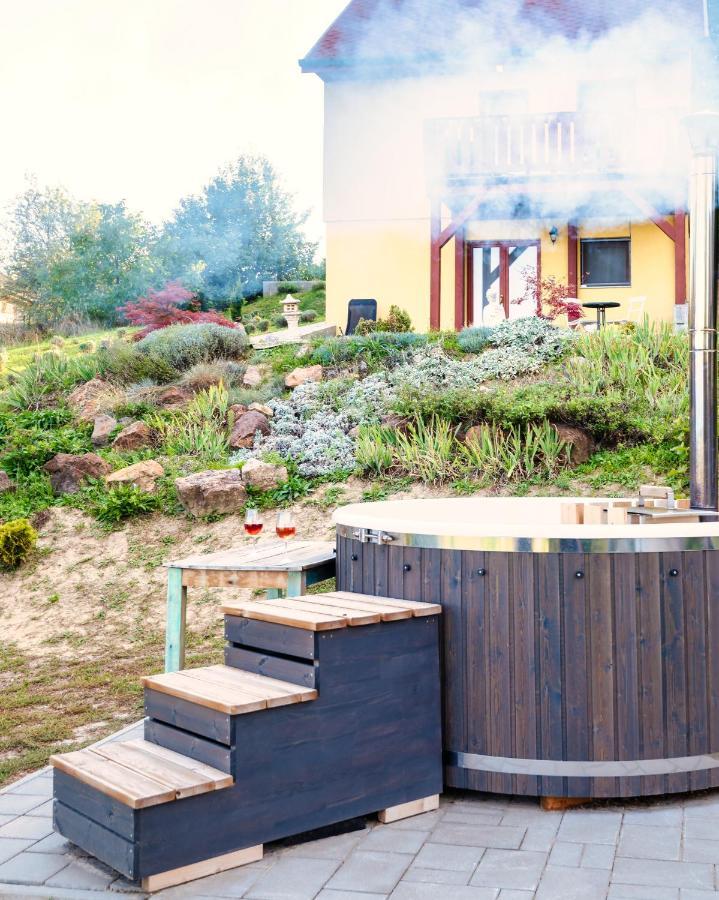Borarium Vendeghazak - Zenit Haz Hotel Pazmand Exterior foto