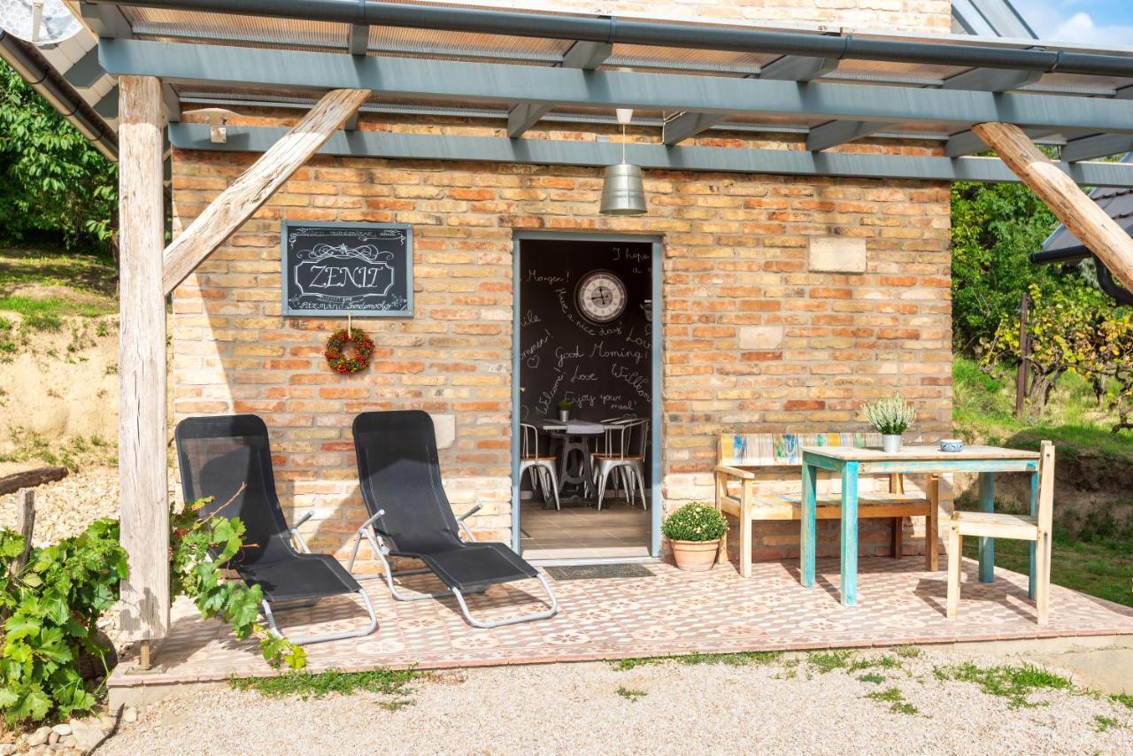 Borarium Vendeghazak - Zenit Haz Hotel Pazmand Exterior foto