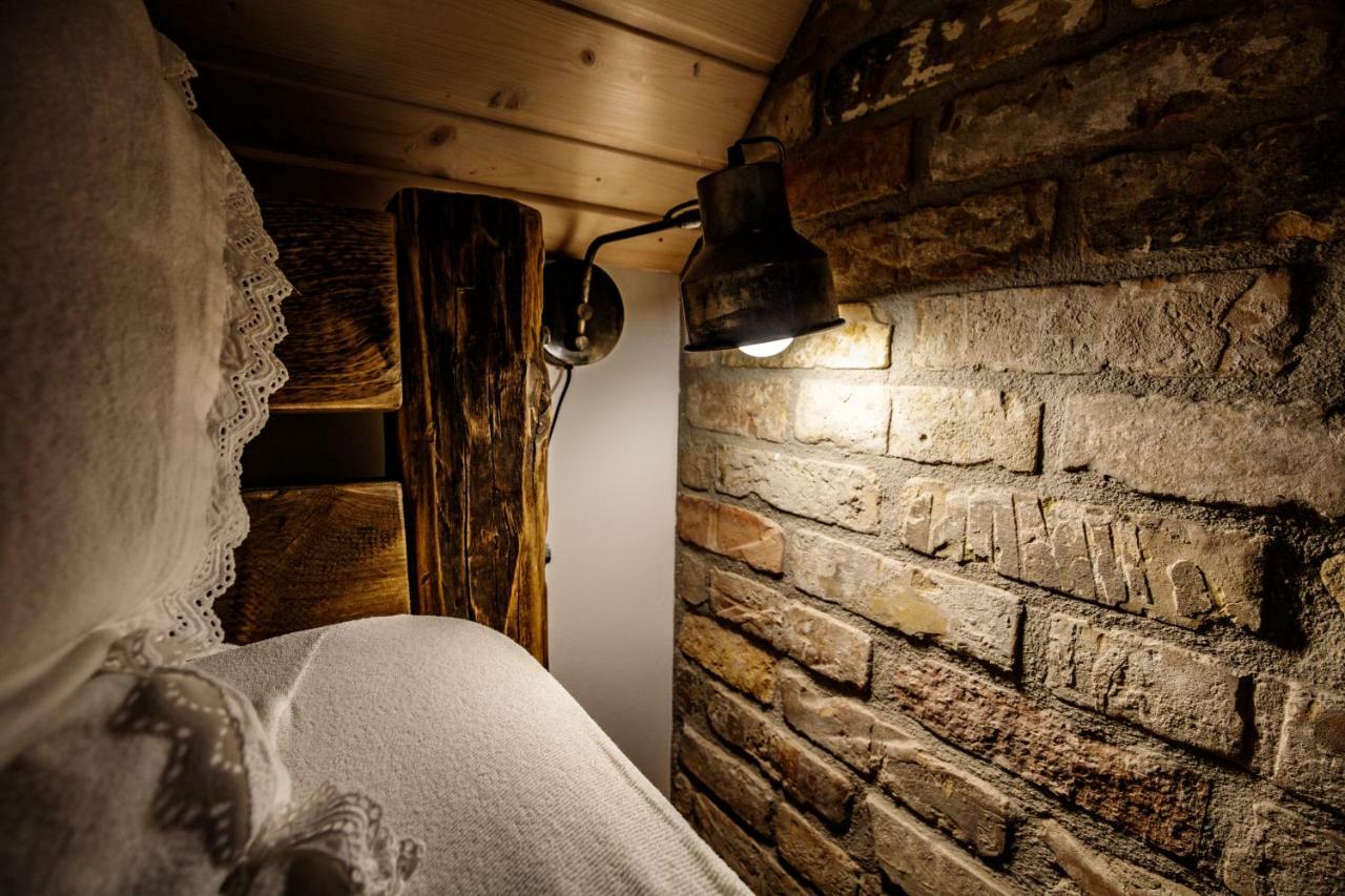 Borarium Vendeghazak - Zenit Haz Hotel Pazmand Exterior foto
